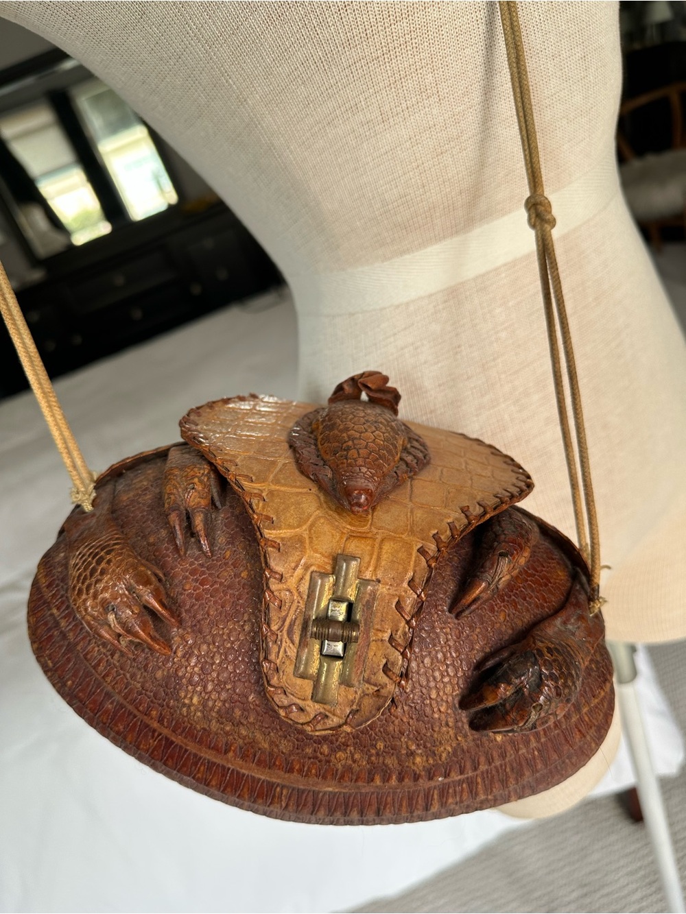Vintage armadillo purse, purchased in 1968 - Picture 5 of 17
